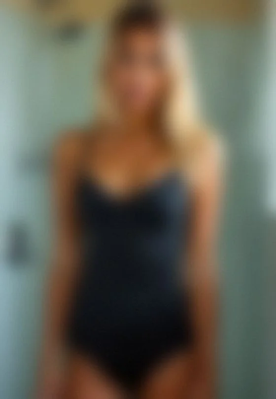 Raquel, 27