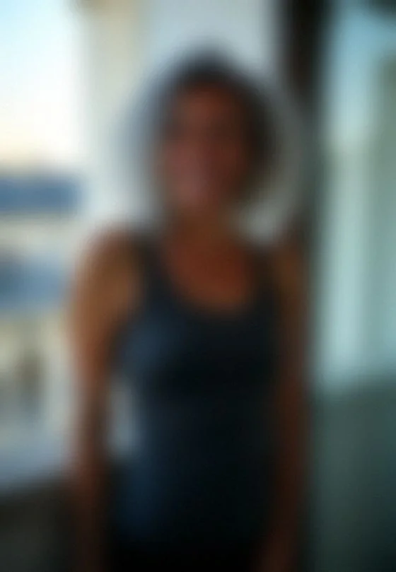 Manuela, 25
