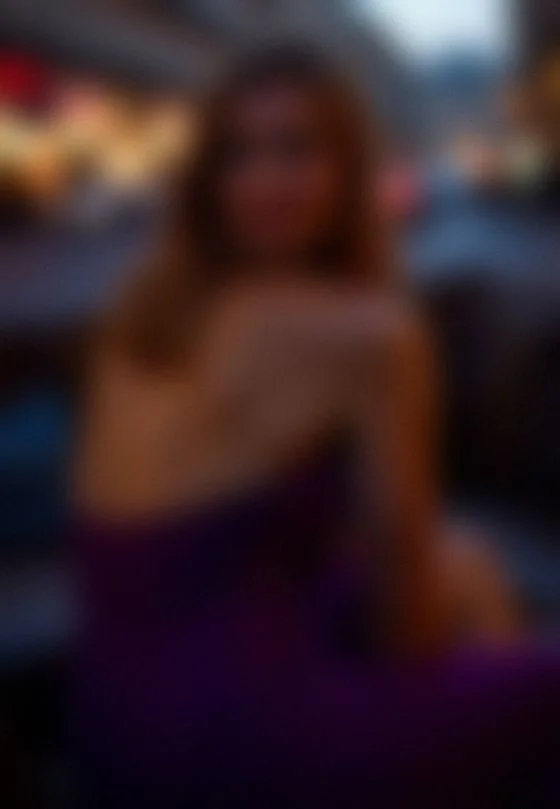 Cristina, 33